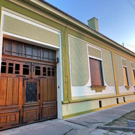 Pb Urban Garden Stay With Secured Parking Сремска-Митровица Экстерьер фото