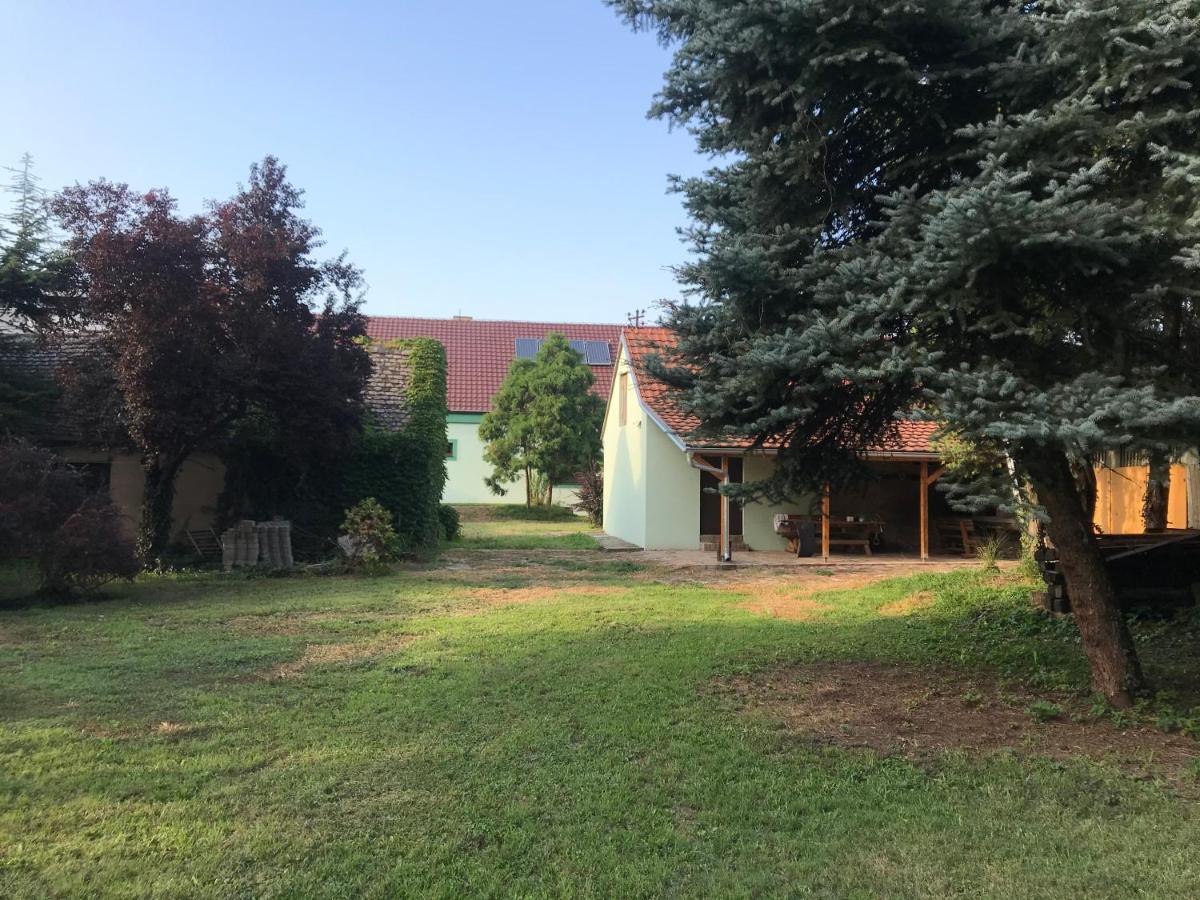 Pb Urban Garden Stay With Secured Parking Сремска-Митровица Экстерьер фото