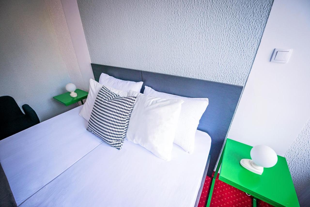 Pb Urban Garden Stay With Secured Parking Сремска-Митровица Экстерьер фото