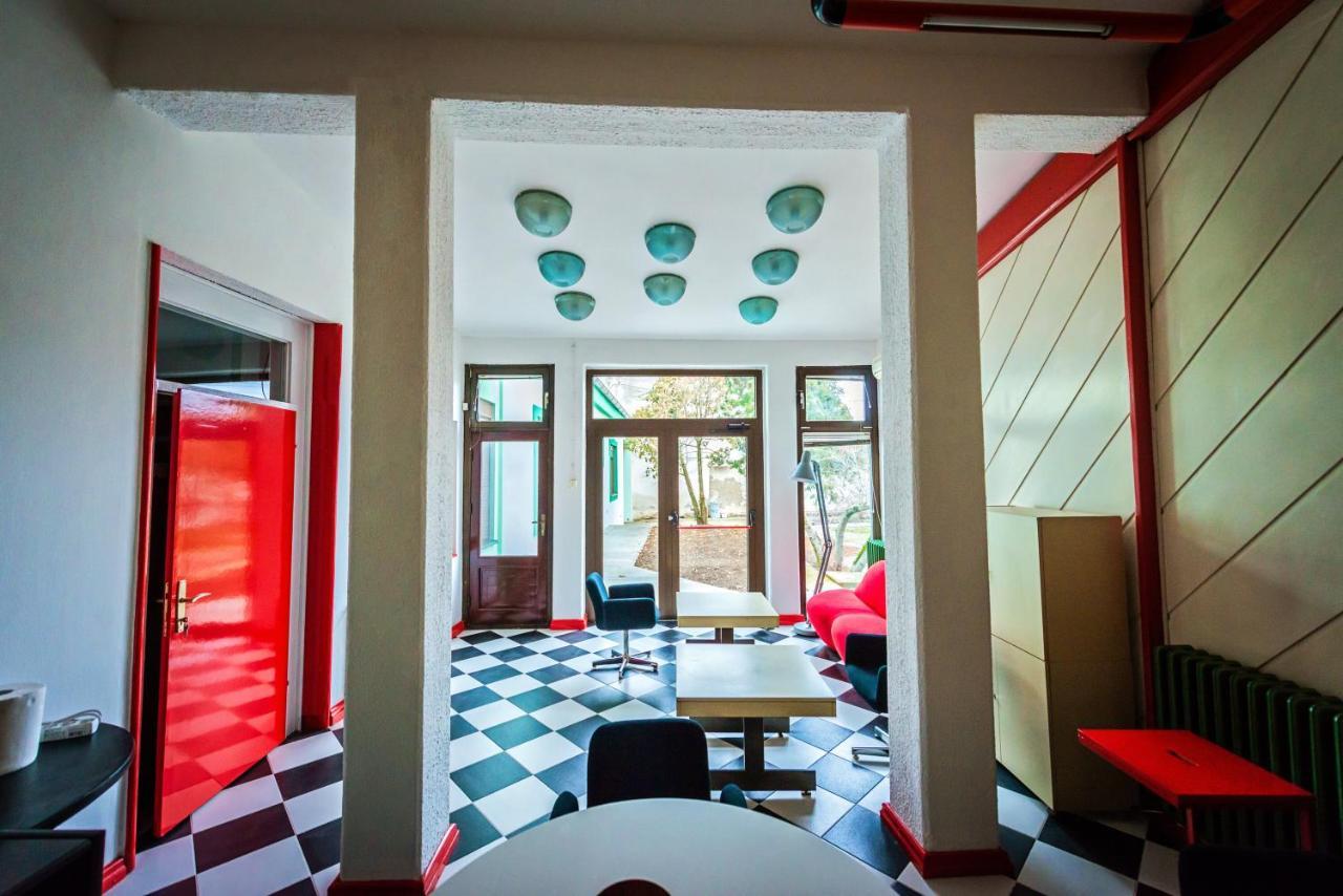 Pb Urban Garden Stay With Secured Parking Сремска-Митровица Экстерьер фото