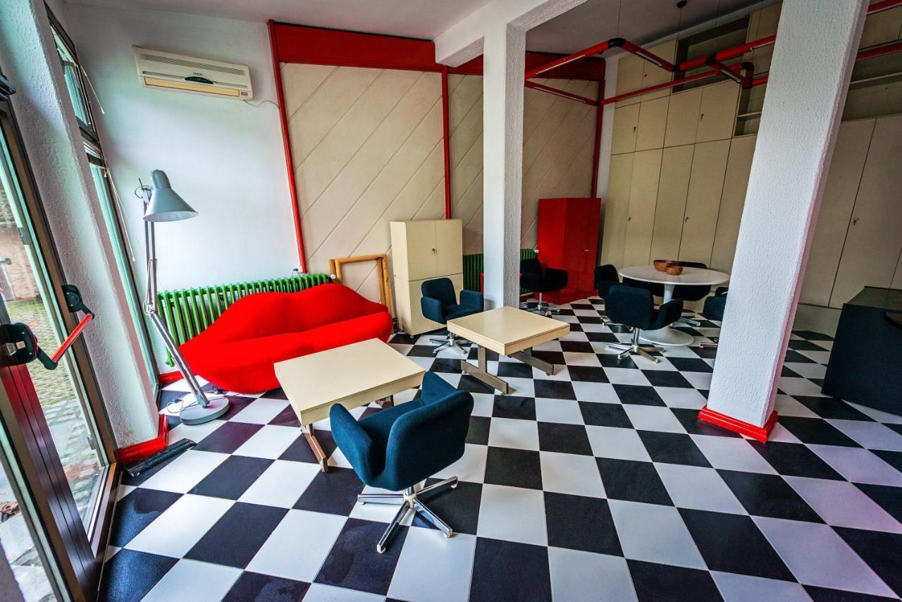 Pb Urban Garden Stay With Secured Parking Сремска-Митровица Экстерьер фото
